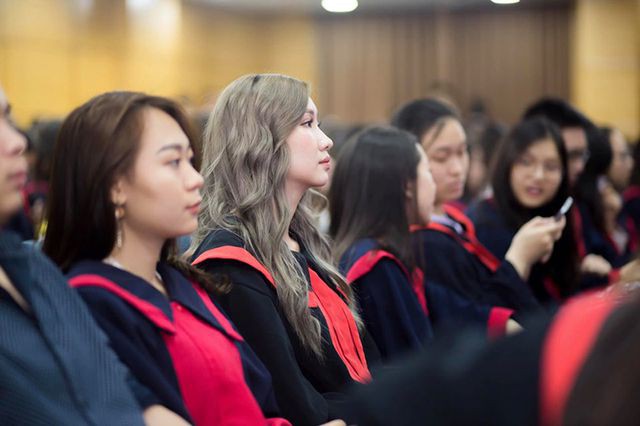 “Bông hồng” Lào gốc Việt xinh đẹp trong lễ tốt nghiệp tại Học viện Ngoại giao - Ảnh 9.