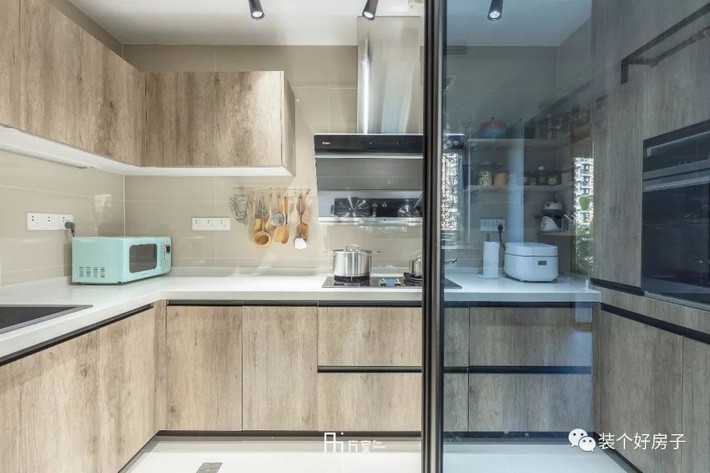 Căn hộ khổng lồ rộng 255m² của người đàn ông độc thân thích cuộc sống yên ả - Ảnh 12. Căn hộ khổng lồ rộng 255m² của người đàn ông độc thân thích cuộc sống yên ả - Ảnh 12.