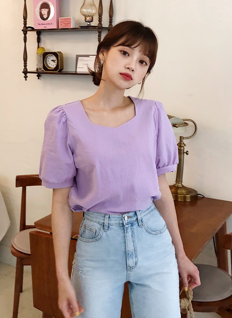 Chỉ bằng cách chọn thiết kế cổ áo thông minh, bạn đã khắc phục được ngon ơ nhược điểm vóc dáng - Ảnh 7. Chỉ bằng cách chọn thiết kế cổ áo thông minh, bạn đã khắc phục được ngon ơ nhược điểm vóc dáng - Ảnh 7.