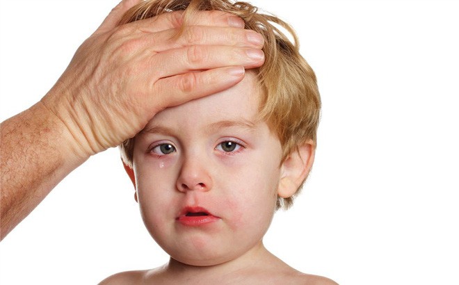 Những bệnh dễ mắc ở trẻ cha mẹ cần lưu ý khi thời tiết chuyển từ hè sang thu - Ảnh 2. Những bệnh dễ mắc ở trẻ cha mẹ cần lưu ý khi thời tiết chuyển từ hè sang thu - Ảnh 2.