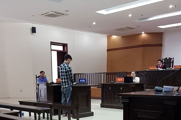 Đâm chết chủ nhà nghỉ ở Hà Nội, gã thợ xây chịu án tù chung thân - Ảnh 1.