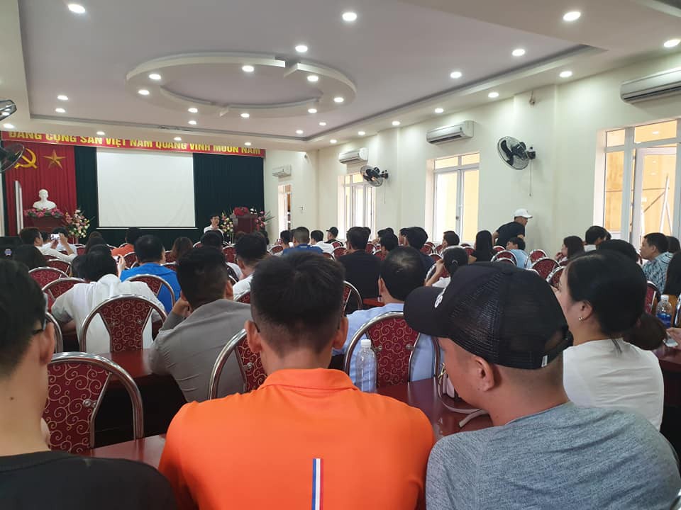 Hàng trăm học viên Hải Phòng bức xúc vì trường Đông Đô quanh co - Ảnh 1. Hàng trăm học viên Hải Phòng bức xúc vì trường Đông Đô quanh co - Ảnh 1.
