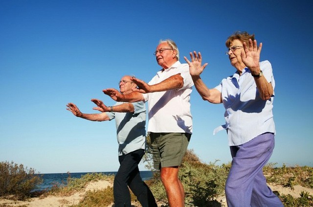 Chế độ tập luyện cho người cao tuổi bị bệnh tim mạch - Ảnh 1.