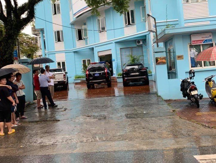 Lời khai của đối tượng dùng kiếm cướp ngân hàng ở Lào Cai - Ảnh 1. Lời khai của đối tượng dùng kiếm cướp ngân hàng ở Lào Cai - Ảnh 1.