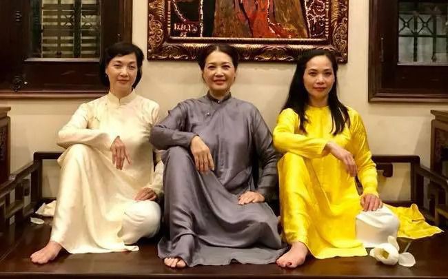 NS Lê Vi Cây bạch đàn vô danh: Dứt bỏ sự nghiệp theo chồng họa sĩ và cuộc sống trong ngôi biệt thự 250m2 ở Pháp - Ảnh 6. NS Lê Vi Cây bạch đàn vô danh: Dứt bỏ sự nghiệp theo chồng họa sĩ và cuộc sống trong ngôi biệt thự 250m2 ở Pháp - Ảnh 6.