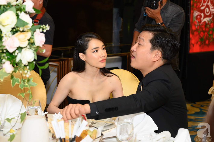 So kè style 3 nàng ngọc nữ 1990 của điện ảnh Việt: Người chăm diện đồ trễ nải, người thích diện đồ xì-tin hack tuổi triệt để - Ảnh 7. So kè style 3 nàng ngọc nữ 1990 của điện ảnh Việt: Người chăm diện đồ trễ nải, người thích diện đồ xì-tin hack tuổi triệt để - Ảnh 7.