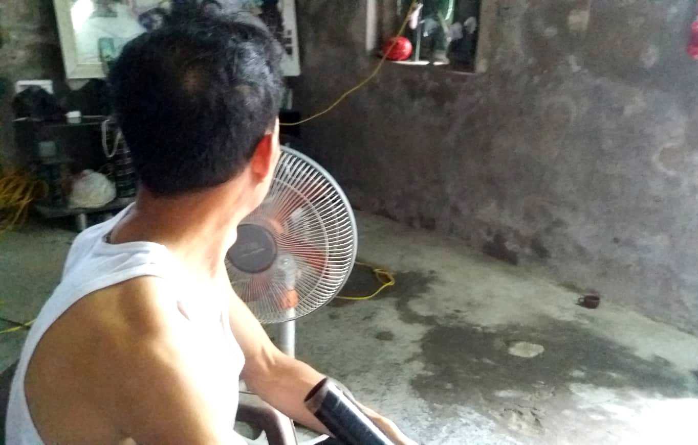 Tâm sự đau xót của người cha bị con trai cầm dao dọa giết trong đêm - Ảnh 2. Tâm sự đau xót của người cha bị con trai cầm dao dọa giết trong đêm - Ảnh 2.