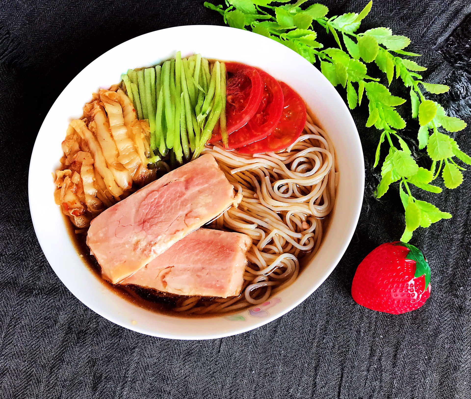 Bữa sáng không có nhiều thời gian, bạn hãy làm ngay món mì siêu nhanh và ngon này - Ảnh 5. Bữa sáng không có nhiều thời gian, bạn hãy làm ngay món mì siêu nhanh và ngon này - Ảnh 5.
