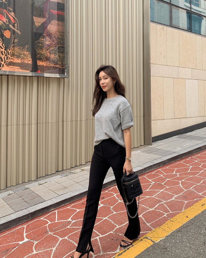 Chẳng dát toàn hàng hiệu nhưng các quý cô Châu Á nhìn vẫn cứ sang xịn nhờ cách mix cao tay - Ảnh 4. Chẳng dát toàn hàng hiệu nhưng các quý cô Châu Á nhìn vẫn cứ sang xịn nhờ cách mix cao tay - Ảnh 4.