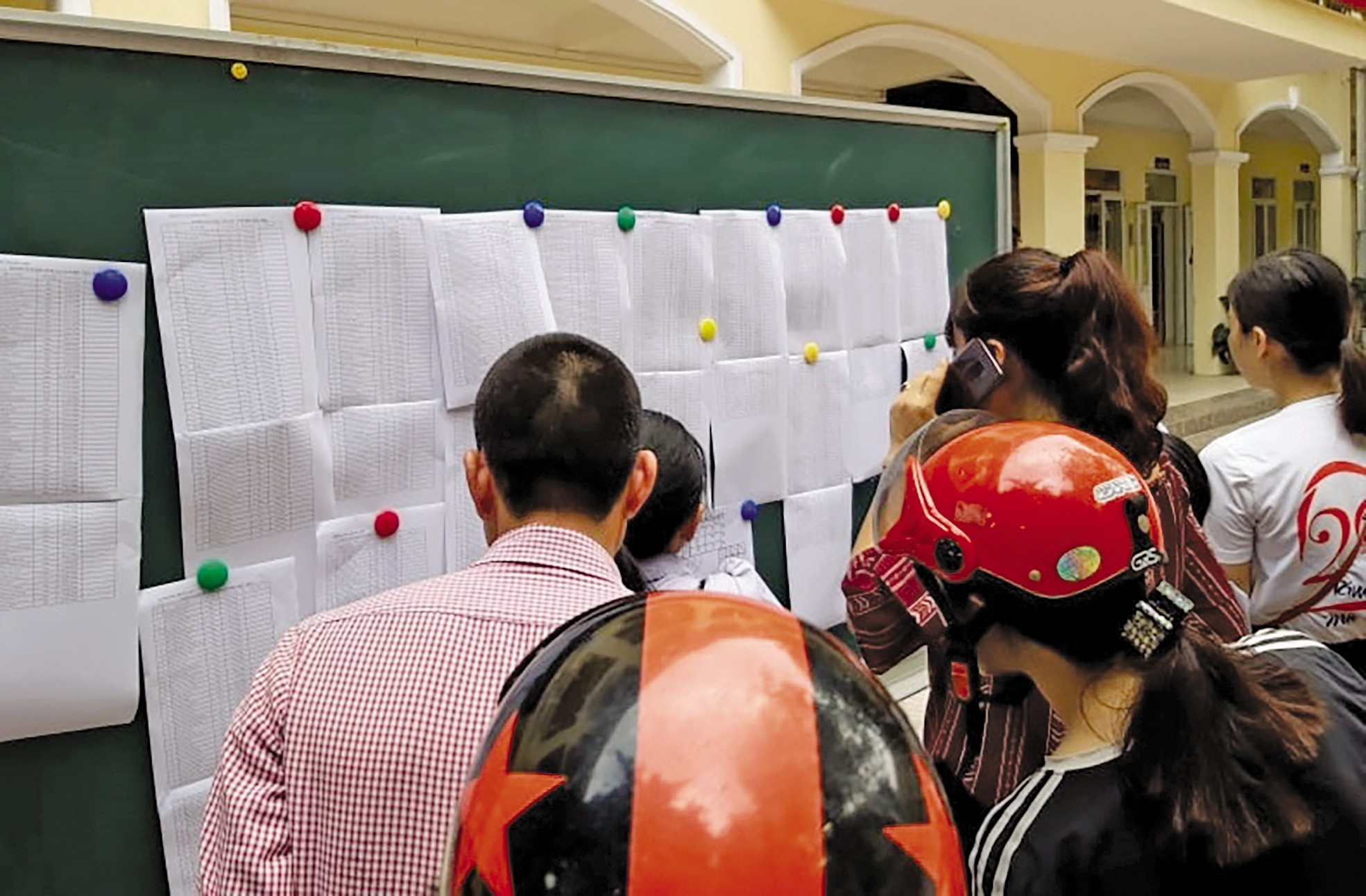 Đầu năm học 2019 - 2020: Vẫn gian nan chuyện chống “lạm thu” - Ảnh 1. Đầu năm học 2019 - 2020: Vẫn gian nan chuyện chống “lạm thu” - Ảnh 1.