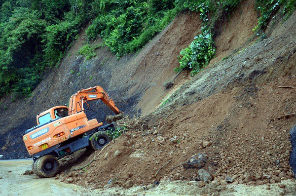 Điện Biên: Hai trẻ nhỏ bất ngờ bị lũ cuốn phăng khi ra suối rửa chân - Ảnh 4.