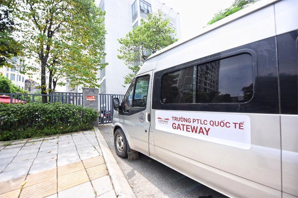 Sau trường hợp cháu bé tử vong vì bị bỏ quên trên xe của trường Gateway, phụ huynh mách nhau cách bảo vệ con - Ảnh 1. Sau trường hợp cháu bé tử vong vì bị bỏ quên trên xe của trường Gateway, phụ huynh mách nhau cách bảo vệ con - Ảnh 1.