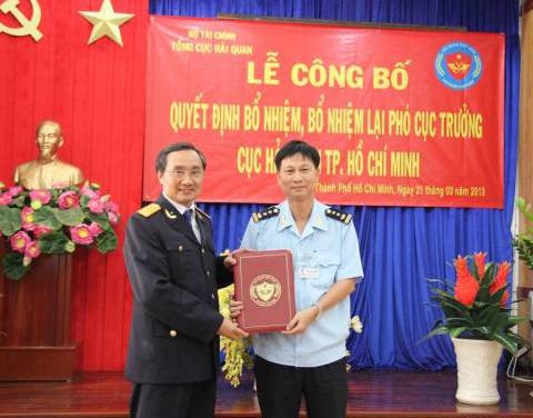 TP.HCM: Bằng thạc sĩ c&oacute; vấn đề, Ph&oacute; cục trưởng Hải quan chỉ bị&hellip; khiển tr&aacute;ch - Ảnh 1.