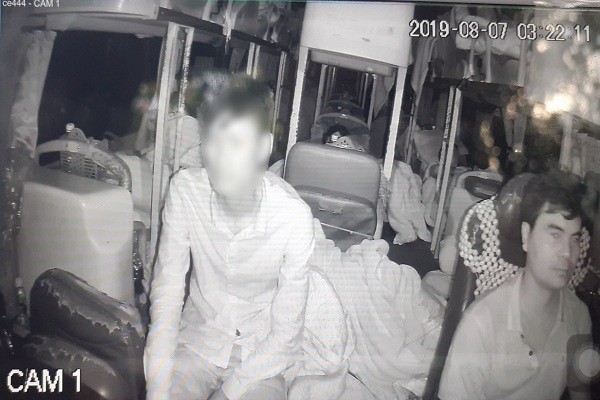 Nữ hành khách Hà Tĩnh tố bị phụ xe sàm sỡ trên đường ra Hà Nội - Ảnh 1.