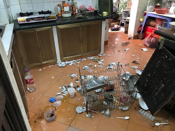 Chồng hẹn hò với bồ nhí về thất kinh vì bát đĩa vỡ ngổn ngang, định quát vợ nhưng biết thủ phạm lại hoảng hồn sợ hãi - Ảnh 2. Chồng hẹn hò với bồ nhí về thất kinh vì bát đĩa vỡ ngổn ngang, định quát vợ nhưng biết thủ phạm lại hoảng hồn sợ hãi - Ảnh 2.