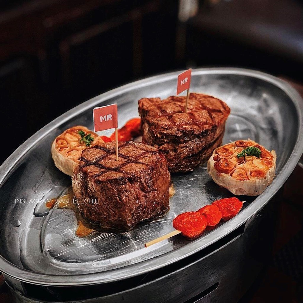5 nhà hàng steak đắt xắt ra miếng nổi tiếng ở Hà Nội - Ảnh 16. 5 nhà hàng steak đắt xắt ra miếng nổi tiếng ở Hà Nội - Ảnh 16.