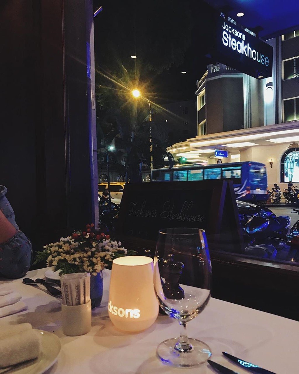 5 nhà hàng steak đắt xắt ra miếng nổi tiếng ở Hà Nội - Ảnh 17. 5 nhà hàng steak đắt xắt ra miếng nổi tiếng ở Hà Nội - Ảnh 17.