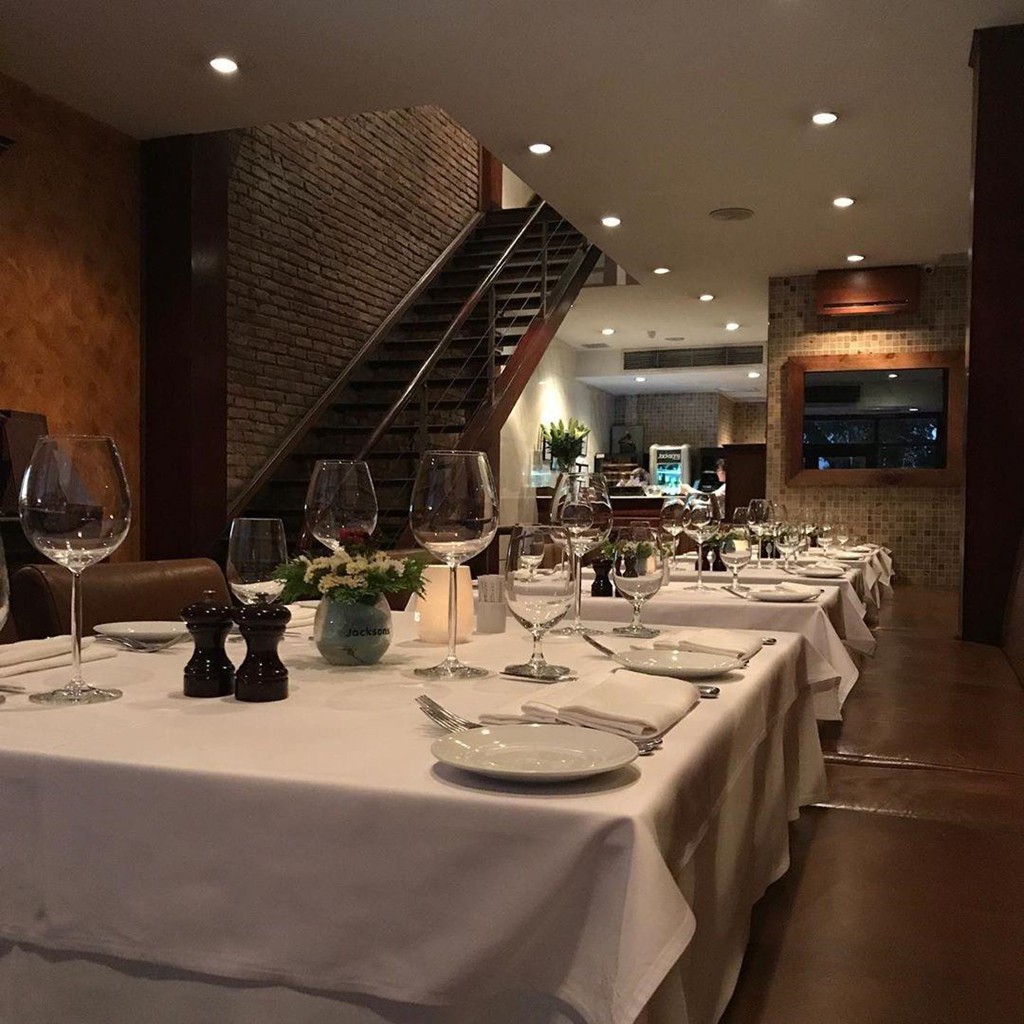 5 nhà hàng steak đắt xắt ra miếng nổi tiếng ở Hà Nội - Ảnh 19. 5 nhà hàng steak đắt xắt ra miếng nổi tiếng ở Hà Nội - Ảnh 19.