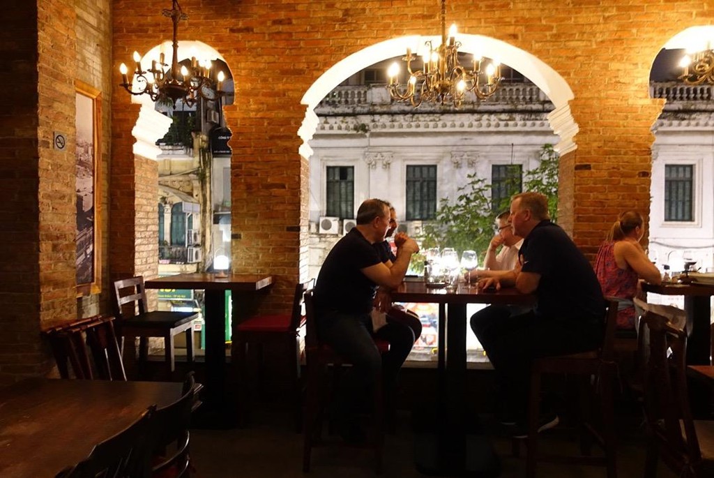 5 nhà hàng steak đắt xắt ra miếng nổi tiếng ở Hà Nội - Ảnh 6. 5 nhà hàng steak đắt xắt ra miếng nổi tiếng ở Hà Nội - Ảnh 6.