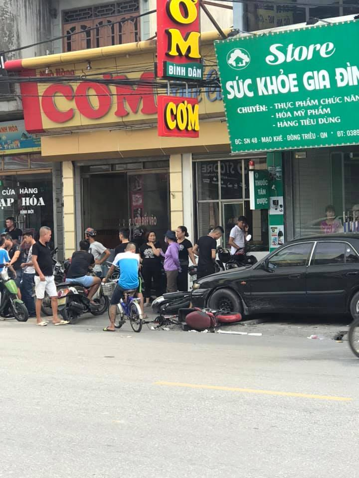 Nữ sinh đi xe đạp điện bị hất văng lên không trung sau va chạm kinh hoàng với ô tô 4 chỗ - Ảnh 2. Nữ sinh đi xe đạp điện bị hất văng lên không trung sau va chạm kinh hoàng với ô tô 4 chỗ - Ảnh 2.