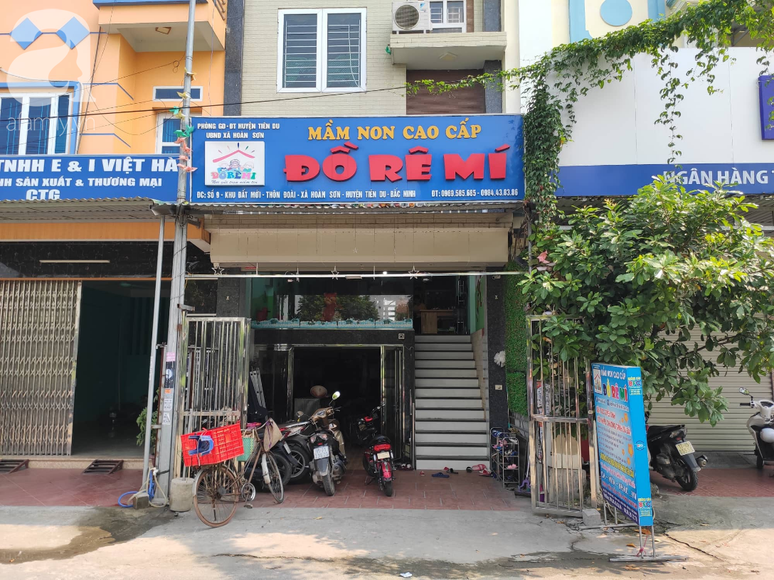 Vụ bé trai 3 tuổi nghi bị bỏ quên suốt 7 tiếng trên xe: Trường mầm non ra thông báo bất ngờ, phụ huynh hoang mang - Ảnh 1. Vụ bé trai 3 tuổi nghi bị bỏ quên suốt 7 tiếng trên xe: Trường mầm non ra thông báo bất ngờ, phụ huynh hoang mang - Ảnh 1.