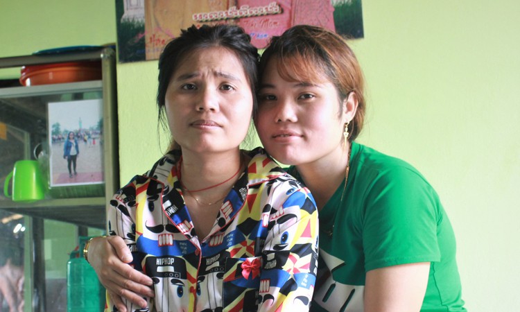Anh xe ôm nuôi cô gái khờ lang thang - Ảnh 2. Anh xe ôm nuôi cô gái khờ lang thang - Ảnh 2.