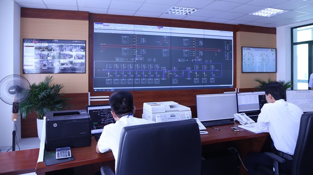 Nam Định: Gắn biển công trình Trung tâm Điều khiển xa chào mừng 50 năm ngày thành lập Tổng công ty Điện lực miền Bắc - Ảnh 3.