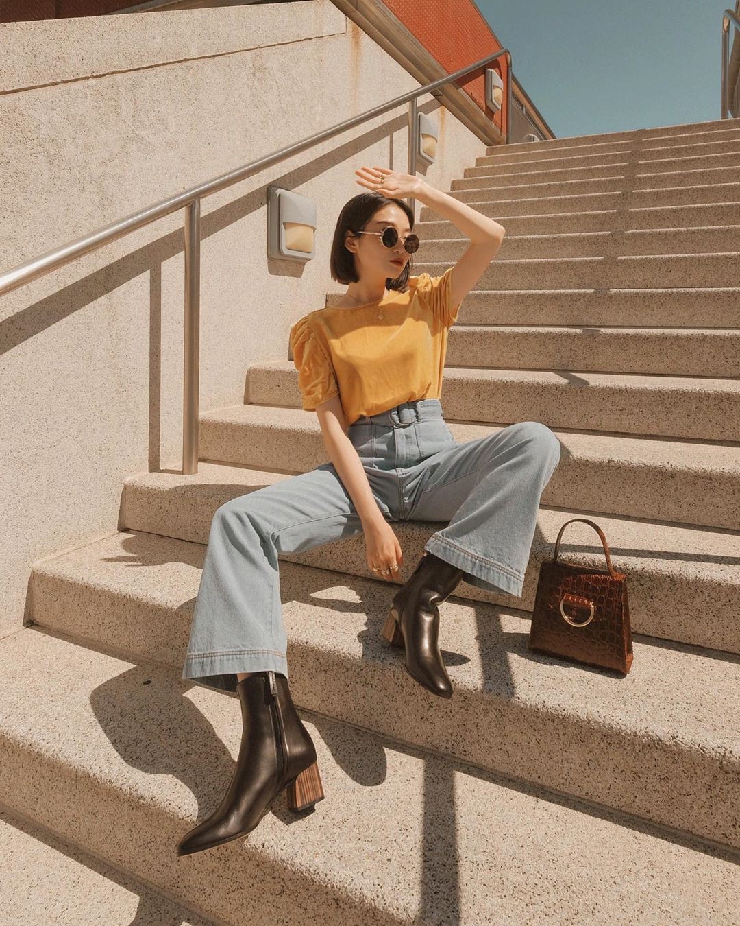 Đã tìm ra kiểu quần jeans vô địch về hack tuổi nhưng vẫn thanh lịch - Ảnh 14. Đã tìm ra kiểu quần jeans vô địch về hack tuổi nhưng vẫn thanh lịch - Ảnh 14.