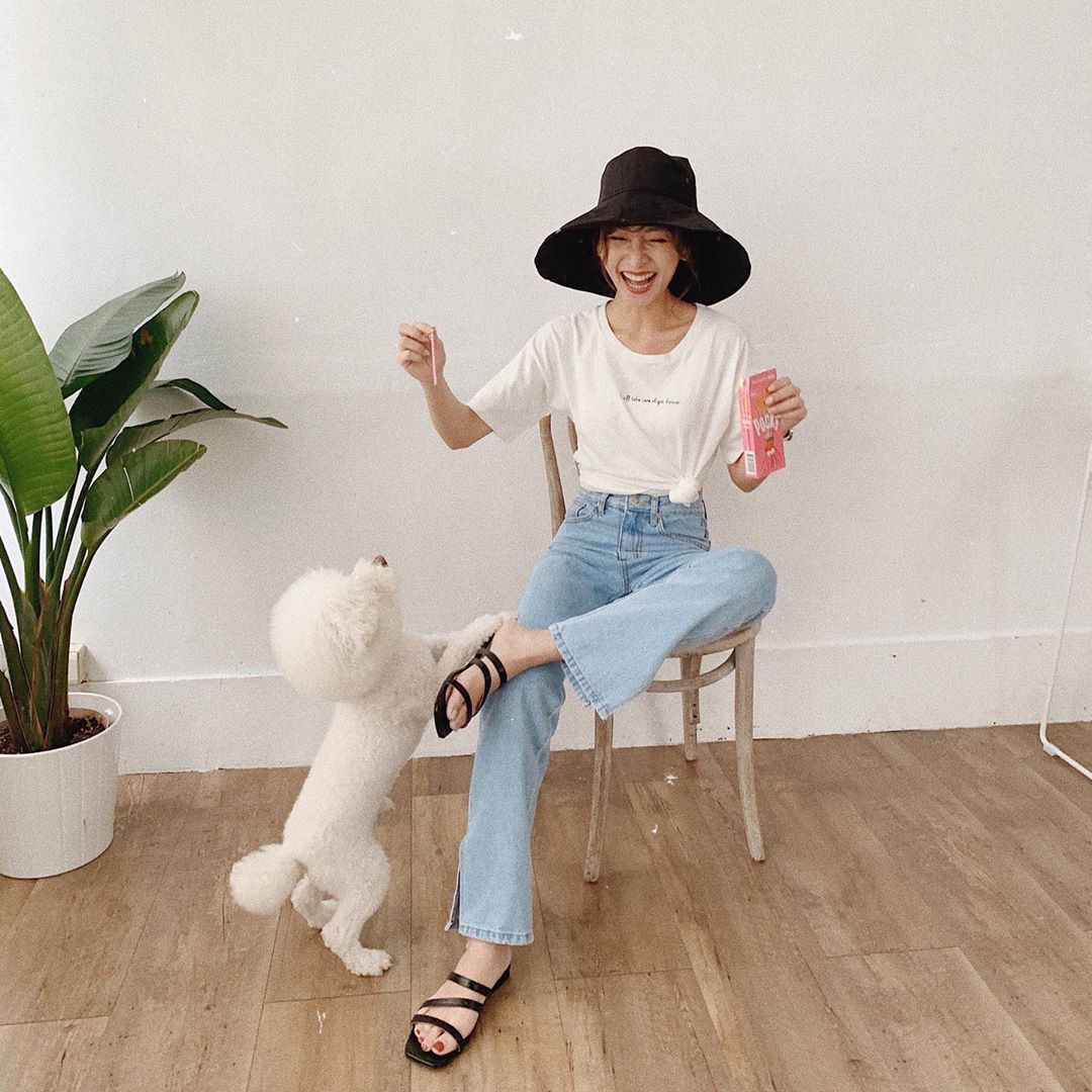 Đã tìm ra kiểu quần jeans vô địch về hack tuổi nhưng vẫn thanh lịch - Ảnh 4. Đã tìm ra kiểu quần jeans vô địch về hack tuổi nhưng vẫn thanh lịch - Ảnh 4.