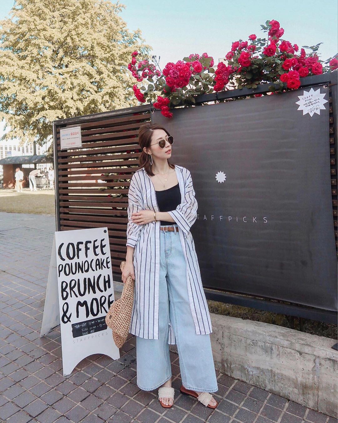 Đã tìm ra kiểu quần jeans vô địch về hack tuổi nhưng vẫn thanh lịch - Ảnh 5. Đã tìm ra kiểu quần jeans vô địch về hack tuổi nhưng vẫn thanh lịch - Ảnh 5.