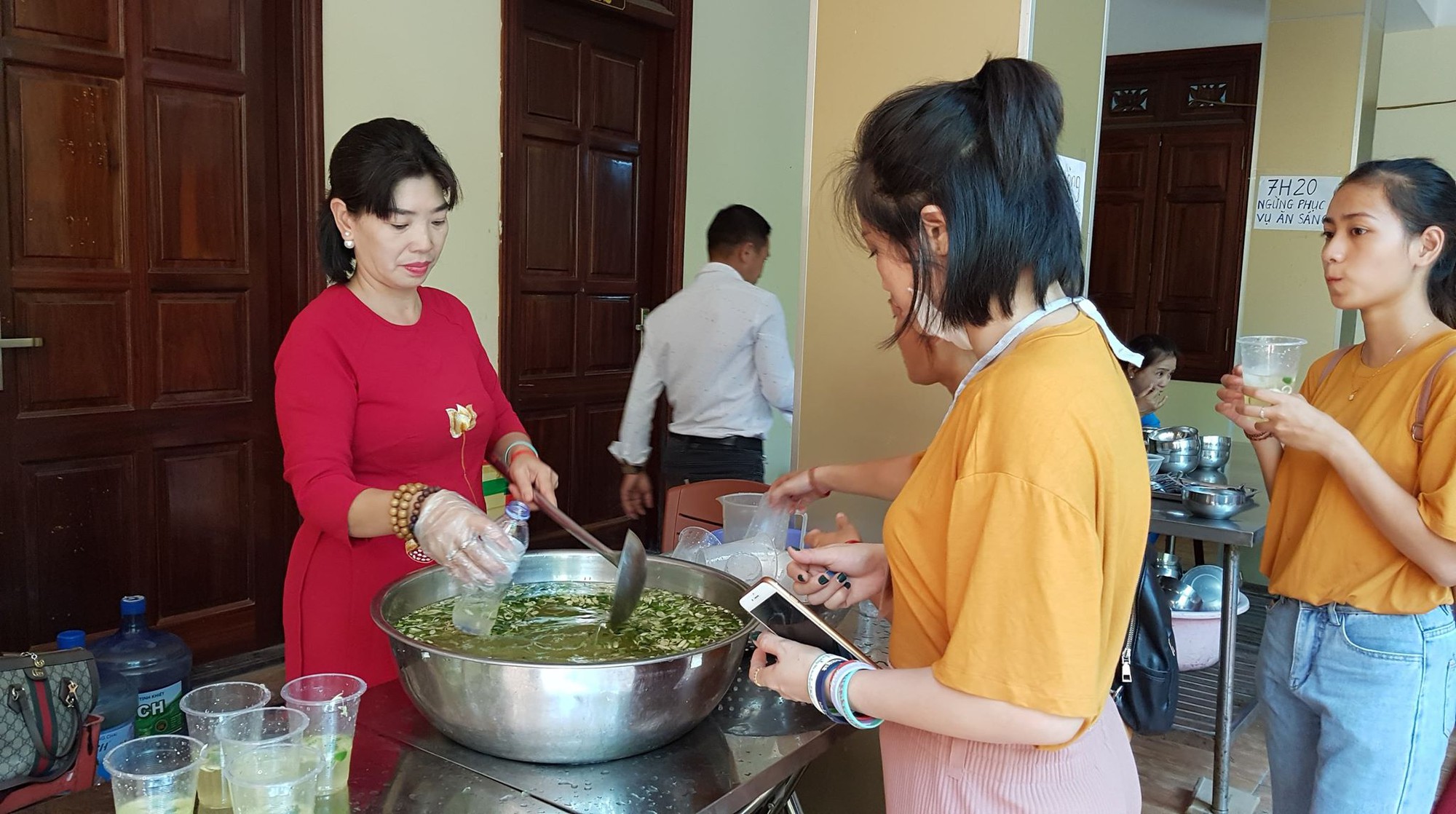 Độc đáo món nước uống mới ngon tuyệt tiêu tan mệt mỏi, khô miệng, căng thẳng... sẵn nguyên liệu và rất dễ làm - Ảnh 6. Độc đáo món nước uống mới ngon tuyệt tiêu tan mệt mỏi, khô miệng, căng thẳng... sẵn nguyên liệu và rất dễ làm - Ảnh 6.