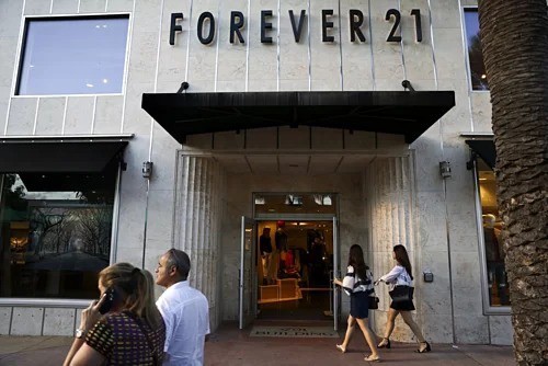 Forever 21 chính thức phá sản - Ảnh 1.