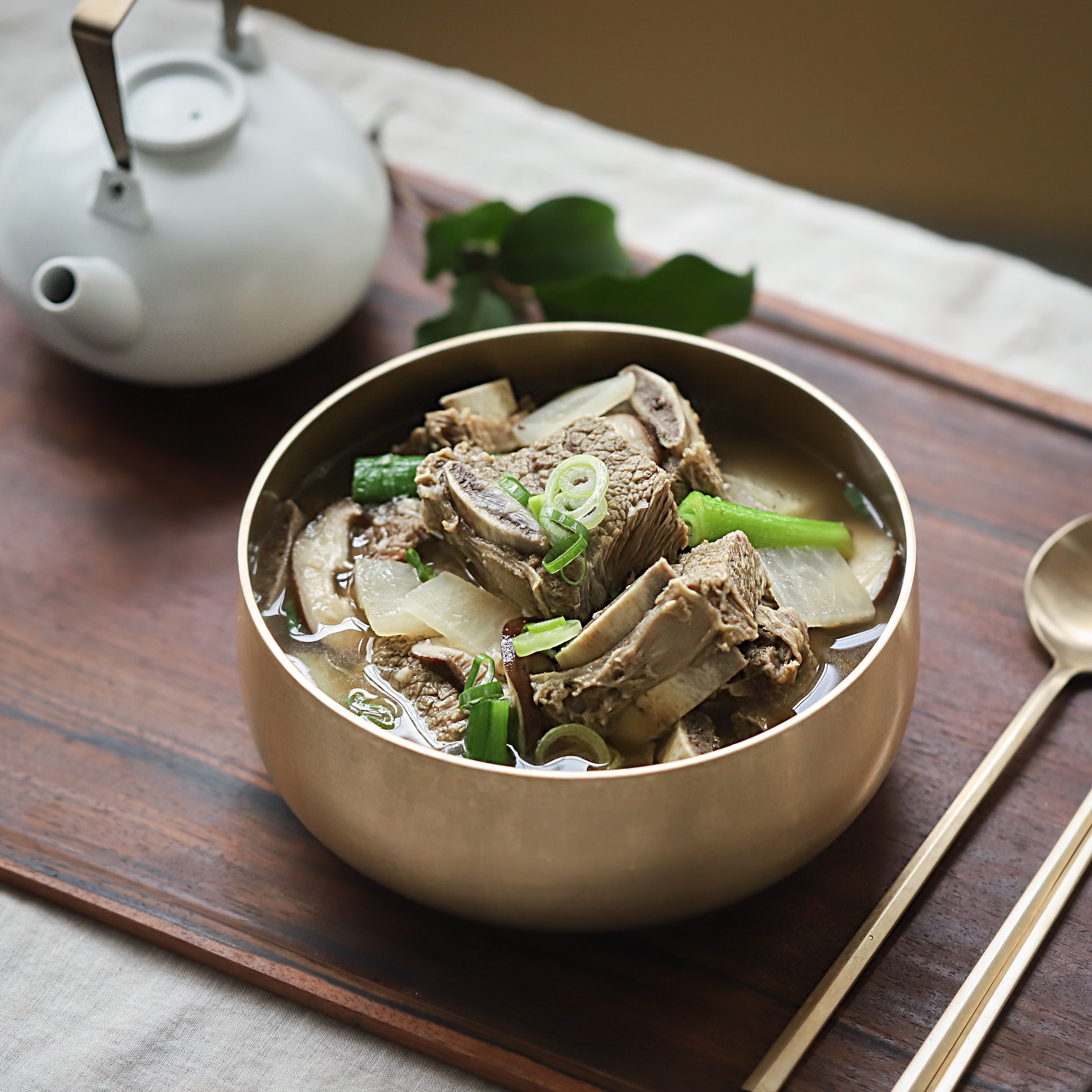 Học người Hàn cách nấu canh sườn ngọt thơm lạ miệng, ăn là thích ngay - Ảnh 5. Học người Hàn cách nấu canh sườn ngọt thơm lạ miệng, ăn là thích ngay - Ảnh 5.