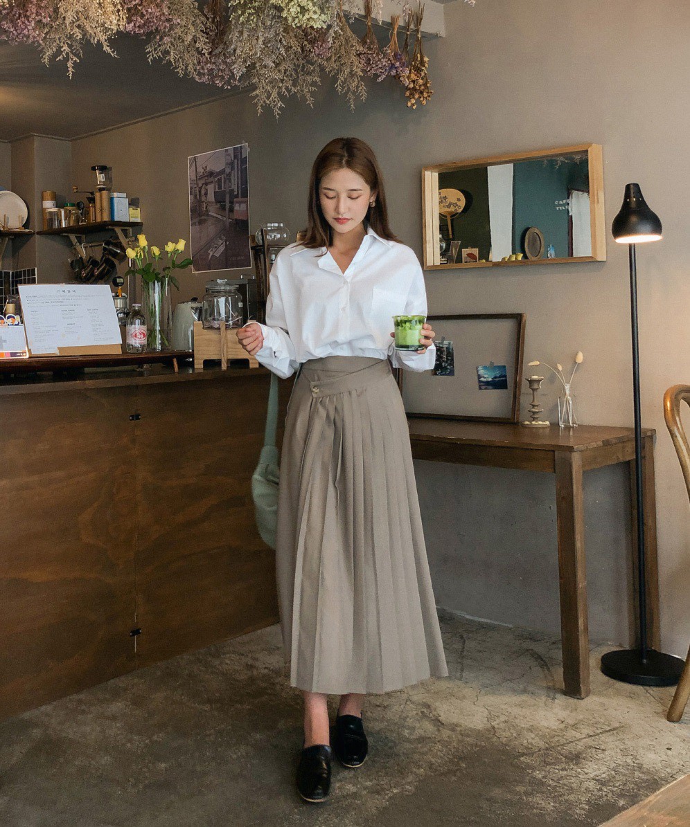 12 ý tưởng diện áo sơ mi/blouse + chân váy giúp nàng công sở tỏa sáng hơn cả nắng thu - Ảnh 3. 12 ý tưởng diện áo sơ mi/blouse + chân váy giúp nàng công sở tỏa sáng hơn cả nắng thu - Ảnh 3.