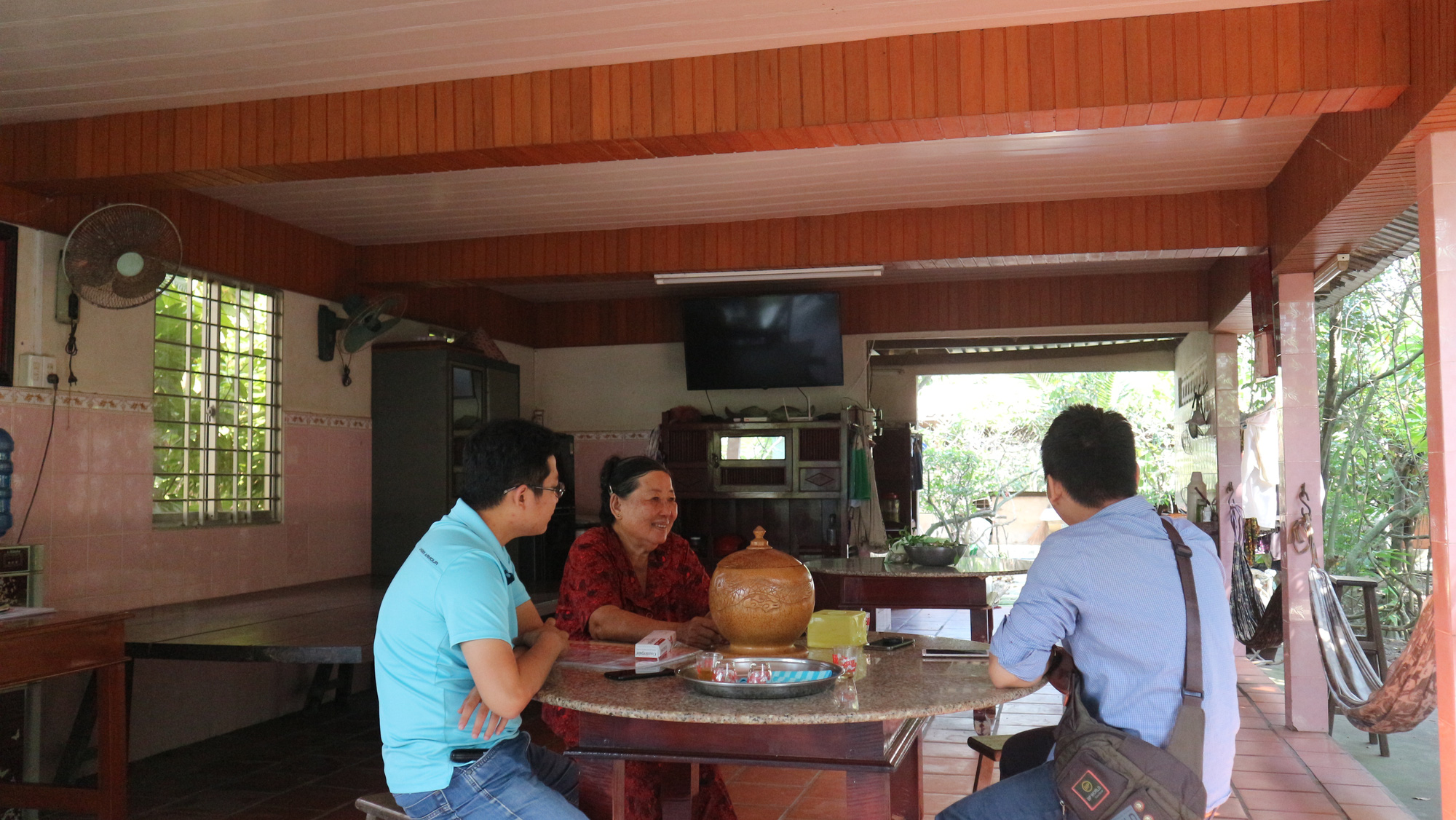 Chuyện hậu cung ít biết của tướng Nguyễn Việt Thành (5): Chồng tướng công an, vợ bán đất cho con chữa bệnh - Ảnh 2. Chuyện hậu cung ít biết của tướng Nguyễn Việt Thành (5): Chồng tướng công an, vợ bán đất cho con chữa bệnh - Ảnh 2.