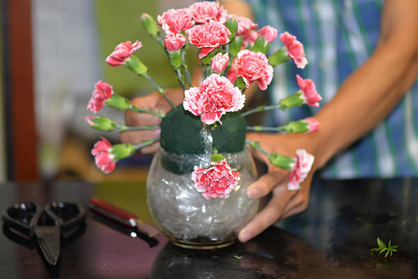 Vừa dễ cắm lại vừa đẹp, hoa cẩm chướng chính là loại hoa không thể thiếu trong ngày Tết - Ảnh 27.