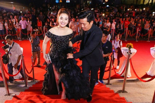 Đọ độ chiều vợ của các ông chồng showbiz: Người chi tiền tỷ làm rạp chiếu phim trong nhà, người thay đổi cả vận mệnh của vợ - Ảnh 8.