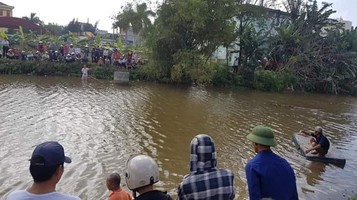 Nữ giáo viên nhảy xuống sông tự tử nghi bị trầm cảm - Ảnh 1. Nữ giáo viên nhảy xuống sông tự tử nghi bị trầm cảm - Ảnh 1.