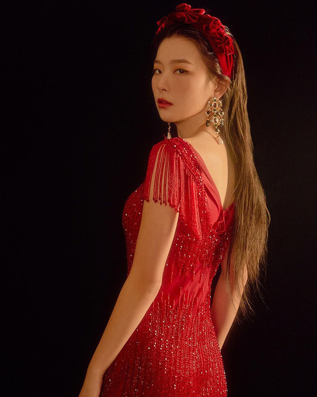 Elly Trần v&agrave; H&agrave; Tăng c&ugrave;ng đu trend bờm nhung nhưng người quyến rũ bạo liệt, người lại biến h&oacute;a kh&ocirc;n lường - Ảnh 7.