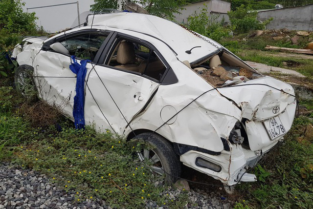2 năm sau vụ lở núi ở Nha Trang, ô tô bị đè bẹp vẫn còn ở hiện trường - Ảnh 2.