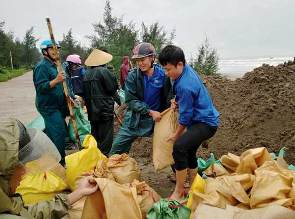 Nghệ An: Dự kiến di dời hơn 2.700 hộ dân để ứng phó với bão số 7 - Ảnh 1.