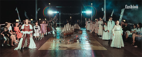 Mãn nhãn với sự trình làng của Summer Beach Fashion Show 2020 - Ảnh 3.