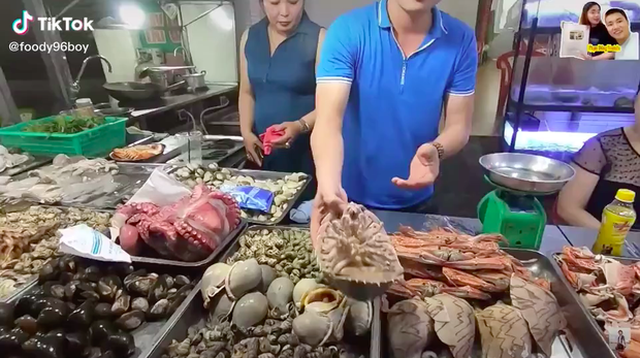 Dân Hà Nội xếp hàng thưởng thức món xe tăng lội nước, đắt hơn cả tôm hùm - Ảnh 3.