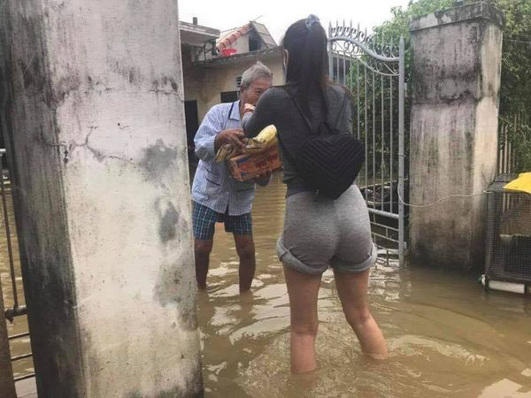 Thủy Tiên trăn trở về số tiền hơn 30 tỷ sau 3 ngày kêu gọi ủng hộ vùng lũ - Ảnh 3.