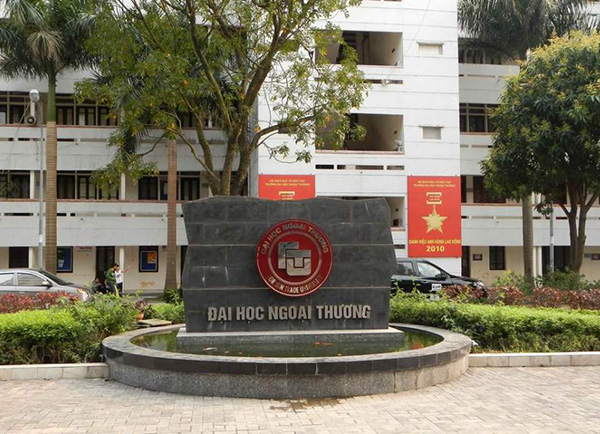 Con được xét tuyển thẳng vào Đại học Ngoại thương, bà mẹ chỉ ra điểm mấu chốt giúp học sinh đặt chân vào ngôi trường danh giá này - Ảnh 1.