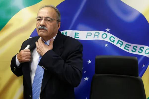 Brazil rúng động vụ thống đốc bang bị bắt quả tang giấu tập tiền ở chỗ hiểm - Ảnh 1.
