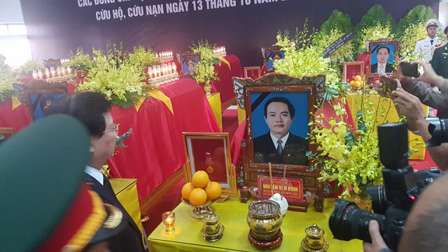 Cả nước tiễn đưa 13 liệt sĩ hy sinh khi đi cứu hộ Rào Trăng 3 - Ảnh 8.