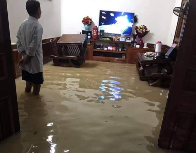 Hai ngày mưa lớn, TP Hà Tĩnh thất thủ - Ảnh 13.