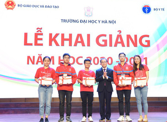 Lễ khai giảng tại trường Đại học Y có tuổi đời lâu nhất Việt Nam - Ảnh 2.