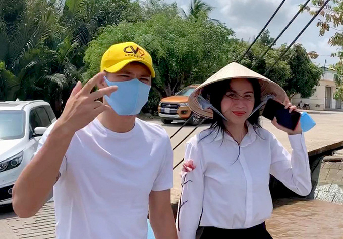 Công Vinh: Tôi dặn vợ lo cứu trợ, đừng bận tâm lời khen chê - Ảnh 4. Công Vinh: Tôi dặn vợ lo cứu trợ, đừng bận tâm lời khen chê - Ảnh 4.